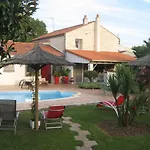 La Roseraie Bed and Breakfast *