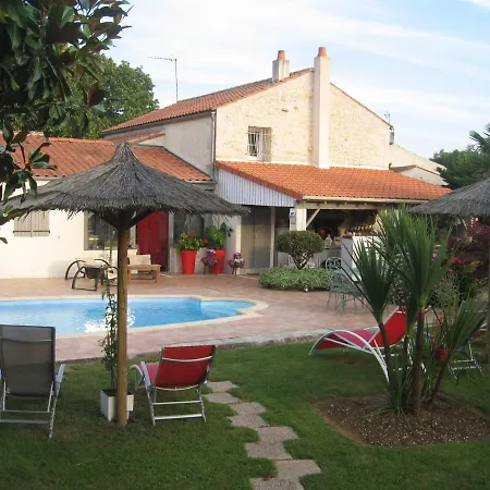 La Roseraie Bed & Breakfast *