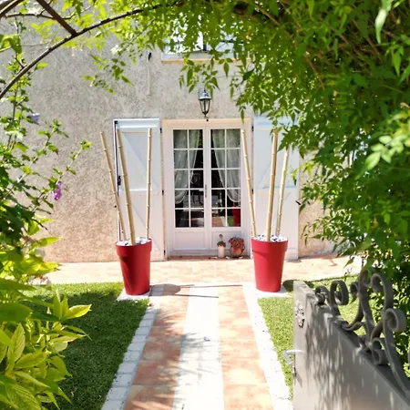 La Roseraie Bed & Breakfast Trizay