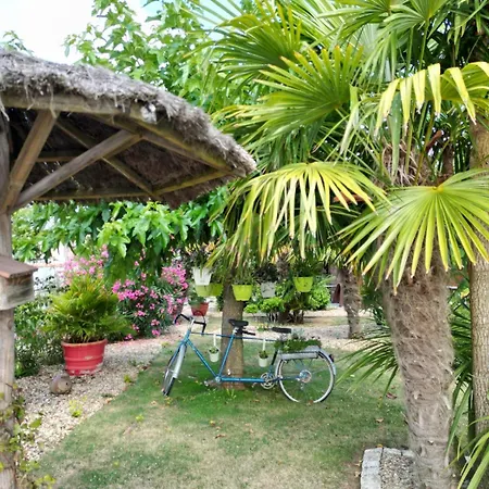 Bed & Breakfast La Roseraie Trizay